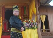 Prof Junaidi Dianugerahi Gelar Adat Kerajaan Rokan, Ikrar Berkomitmen Jaga Marwah Budaya
