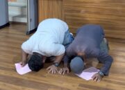 Sujud Syukur Dua Warga Pekanbaru Usai Bebas Lewat Restorative Justice