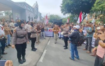 Polresta Pekanbaru Kerahkan 1.321 Personel Amankan Aksi Ribuan Massa di Kejati Riau